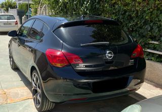 Opel Astra 2012