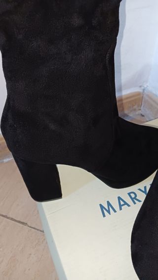 Botas altas negras