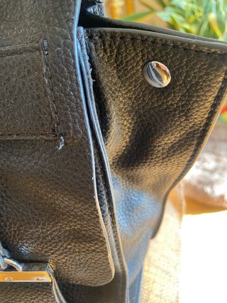 Bolso grande negro Guess