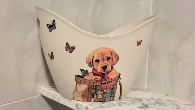 Guardatodo de plastico decorado