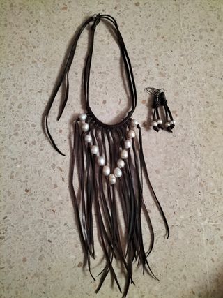 Collar de cuero y perlas( no plásticas)