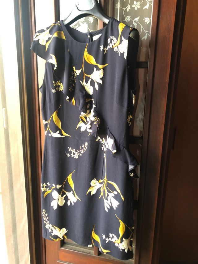 Vestito al ginocchio senza maniche