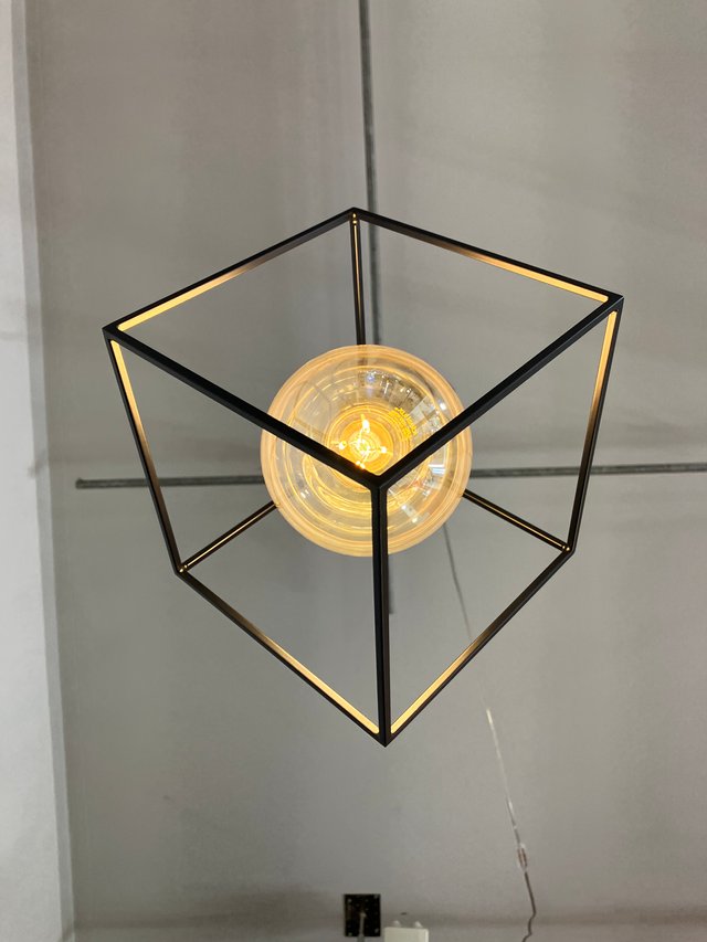 Lampadario 1 luce cubo metallo nero/ottone
