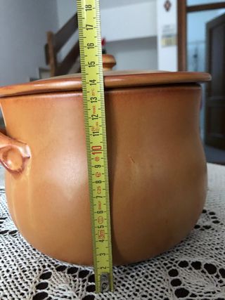 Pentola Bombata in Terracotta con Coperchio