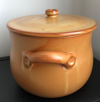Pentola Bombata in Terracotta con Coperchio