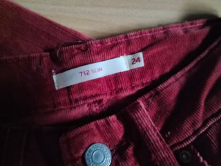 Pantalón pana Levis 
