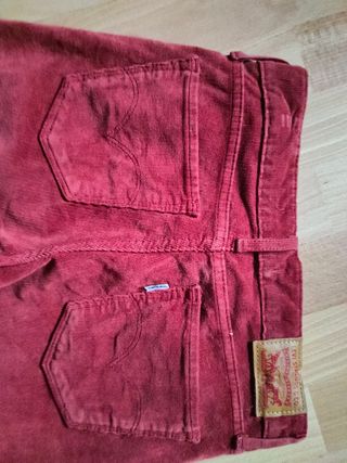 Pantalón pana Levis 