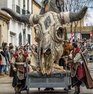 CRANEO BISONTE FIGURA