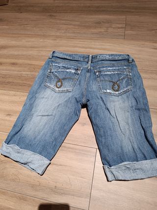 Pantalón corto
