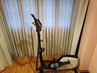 Bicicleta eliptica de la marca Decathlon