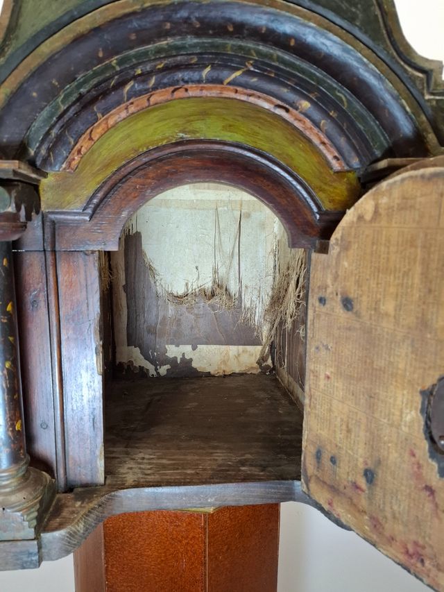 Sagrario siglo XVIII policromado