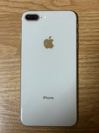 iPhone 8 Plus 256 GB Regalo 6 fundas