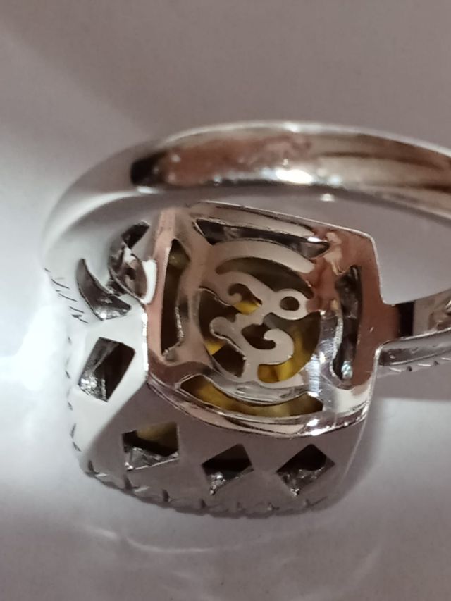 Anello Oro con Quarzo e diamanti