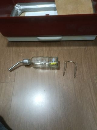 Jaula para pájaros adaptada para hamster.