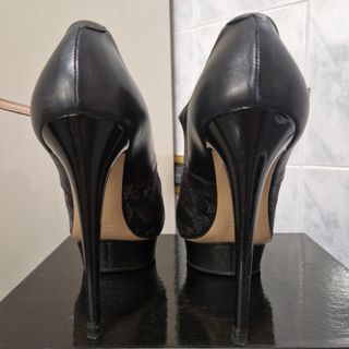 Scarpe con tacco a spillo