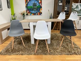 NUEVA MESA PEQUEÑA EXTENSIBLE + 4 SILLAS