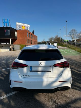 Mercedes-Benz Clase A250e