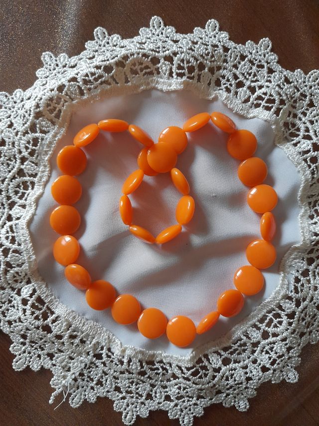 Collana con corallini arancioni vintage