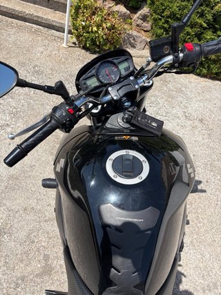 SUZUKI GSR 600