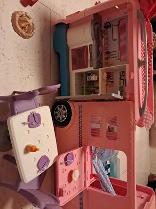 caravana barbie muñecas 