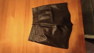 Pantalón corto polipiel 