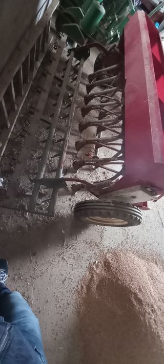 Máquina de sembrar cereal