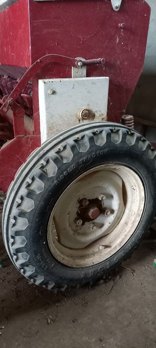 Máquina de sembrar cereal