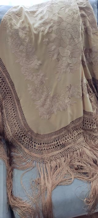 Manton de seda natural