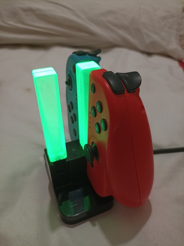 Nintendo switch con accesorios, mandos e