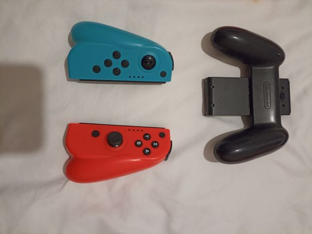 Nintendo switch con accesorios, mandos e