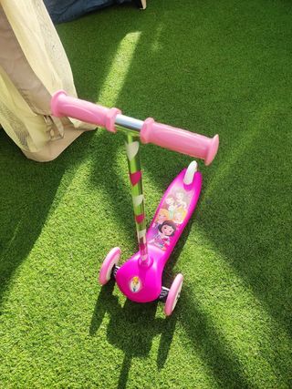 Patinete de tres ruedas rosa para niñas