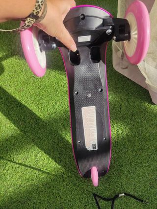 Patinete de tres ruedas rosa para niñas