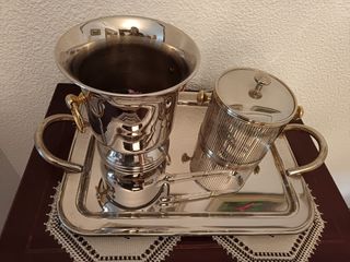 Bandeja, champanera y cubitera