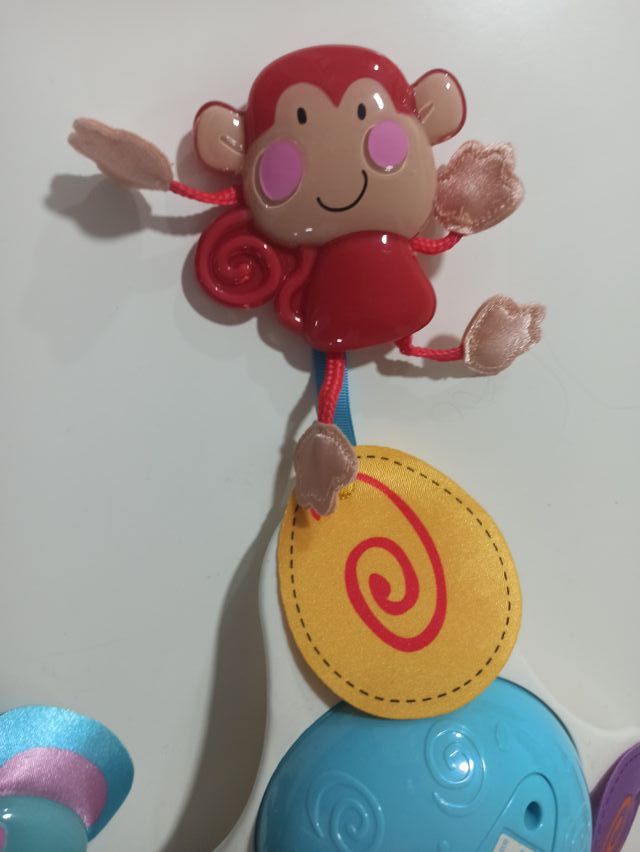 Móvil jirafa musical de Fisher Price