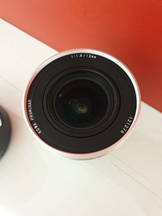 Objetivo kowa prominar 1:1.8 12mm micro four third