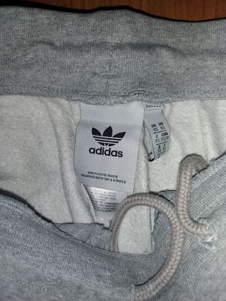 Pantalon adidas gris