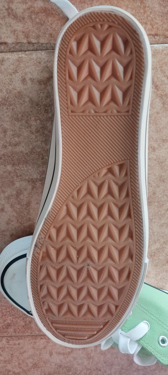 Zapatillas SIN ESTRENAR número 42