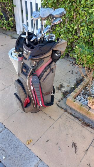 Bolsa palos y bolas de golf