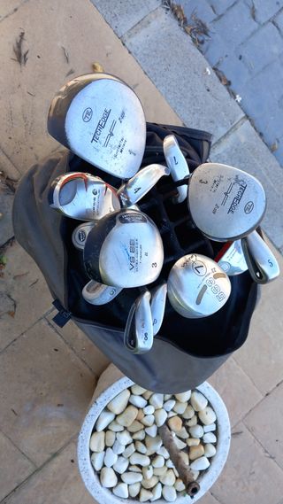 Bolsa palos y bolas de golf