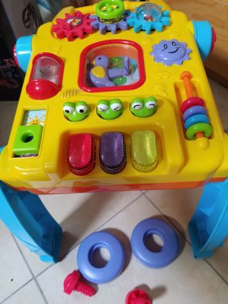 Mesa de atividades multifuncional para crianças