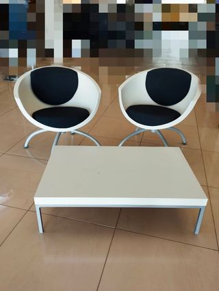 tavolo + 2 poltrone 