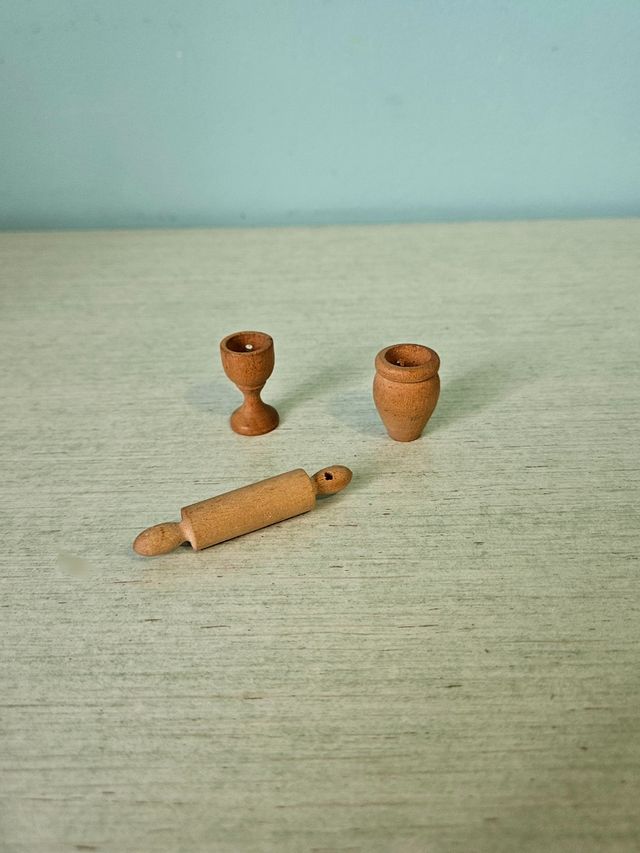3 miniature in legno - mattarello, vaso e calice
