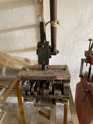 Maquinaria cerrajeria aluminio