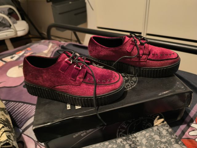 Creepers Rojos Terciopelo con brillo 37