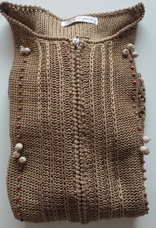 Cárdigan color marrón con estilo