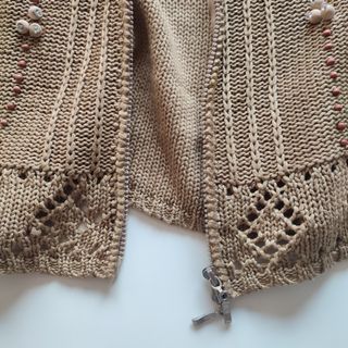 Cárdigan color marrón con estilo