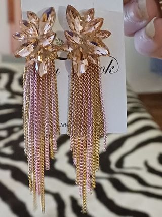 PENDIENTES CON DISEÑO DE DIAMANTES