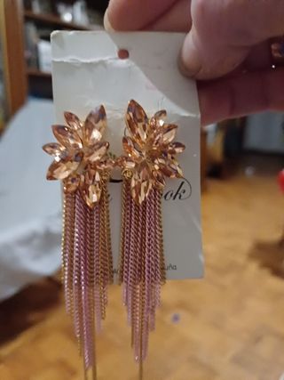 PENDIENTES CON DISEÑO DE DIAMANTES