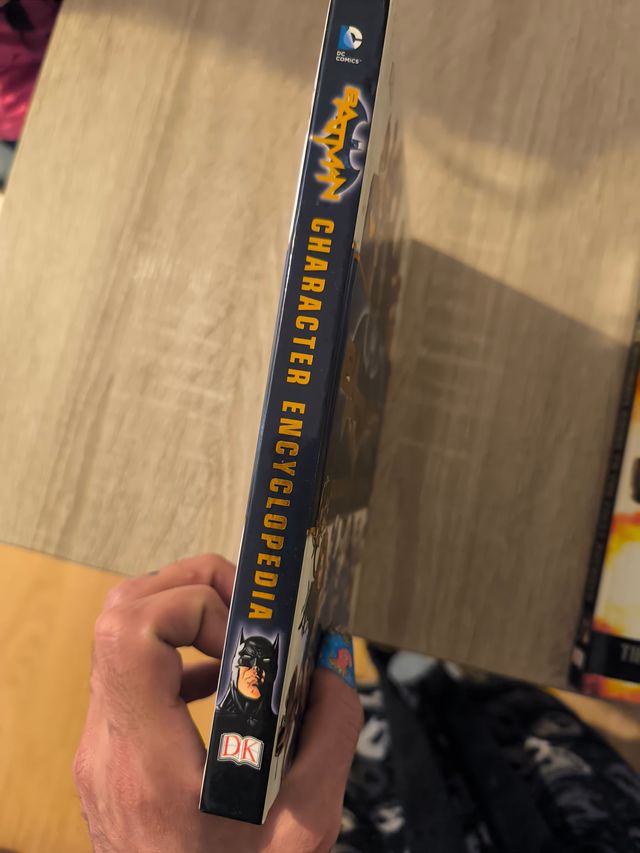 Batman Character Enciclopedia Ingles