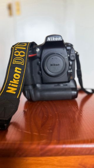 Nikon D810 en buen estado + Grip de regalo